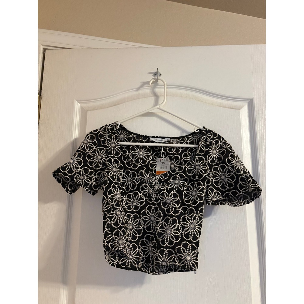 Reserved Blouse Womens XS Black NEW Floral Eyelet Crop Top 2739T-99X-XS